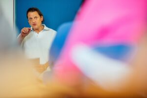 離婚後、周囲にどう話すべきか悩んでいるあなたへ？